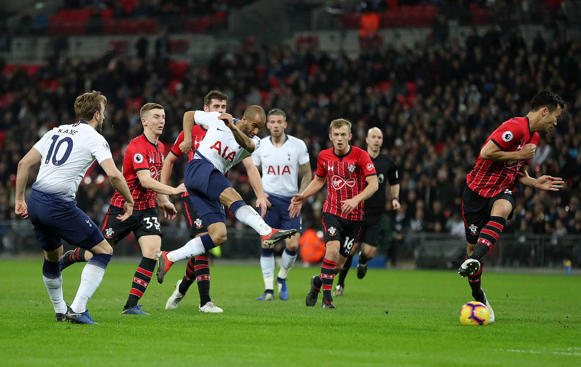 这位充满活 这位充满活